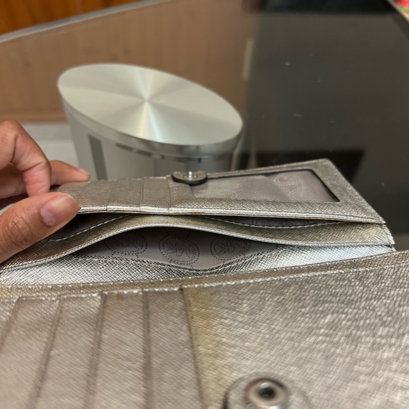 Michael Kors silver monogram wallet - Picture 4 of 5